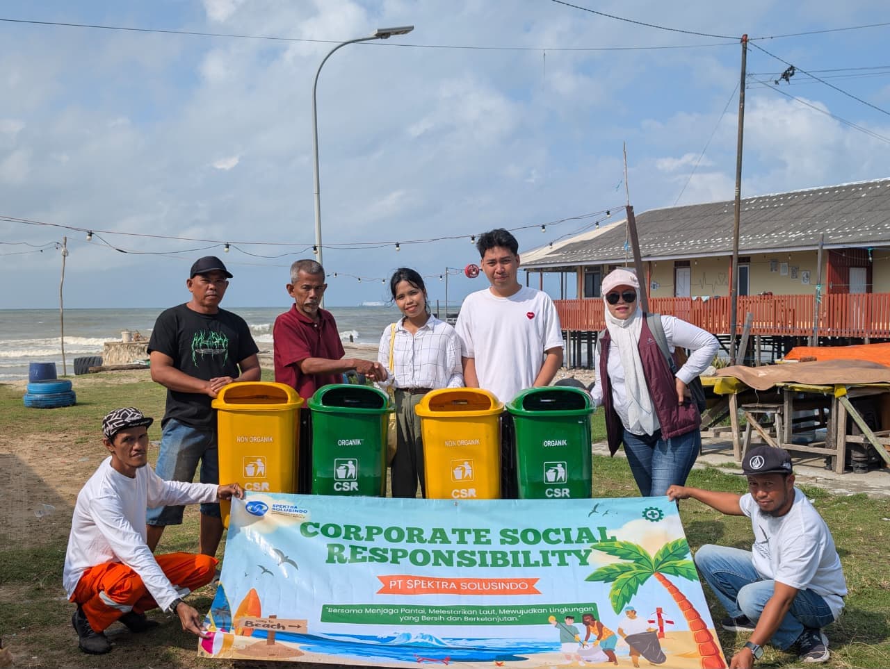 PT Spektra Solusindo Supports PHM Balikpapan CSR Program through Environmental Awareness and Coastal Cleanliness Initiative